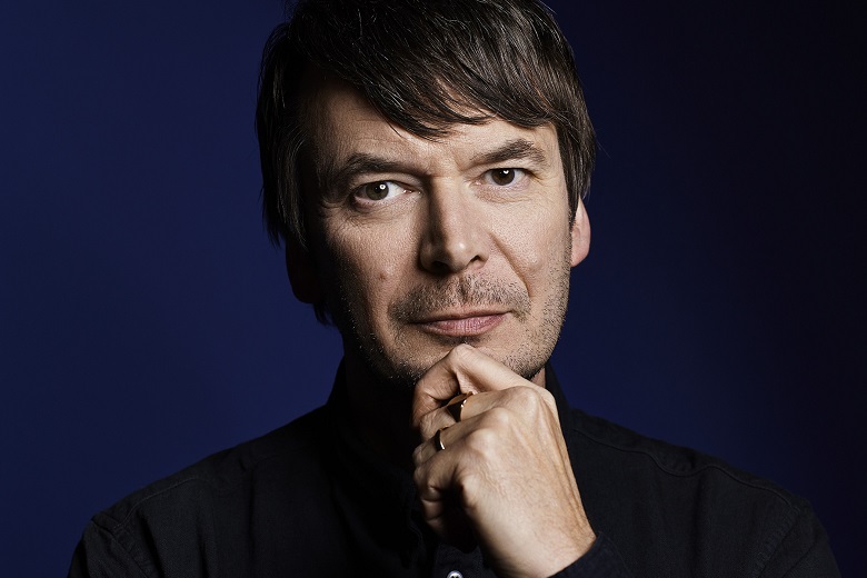 Photo portrait of author Ian Rankin