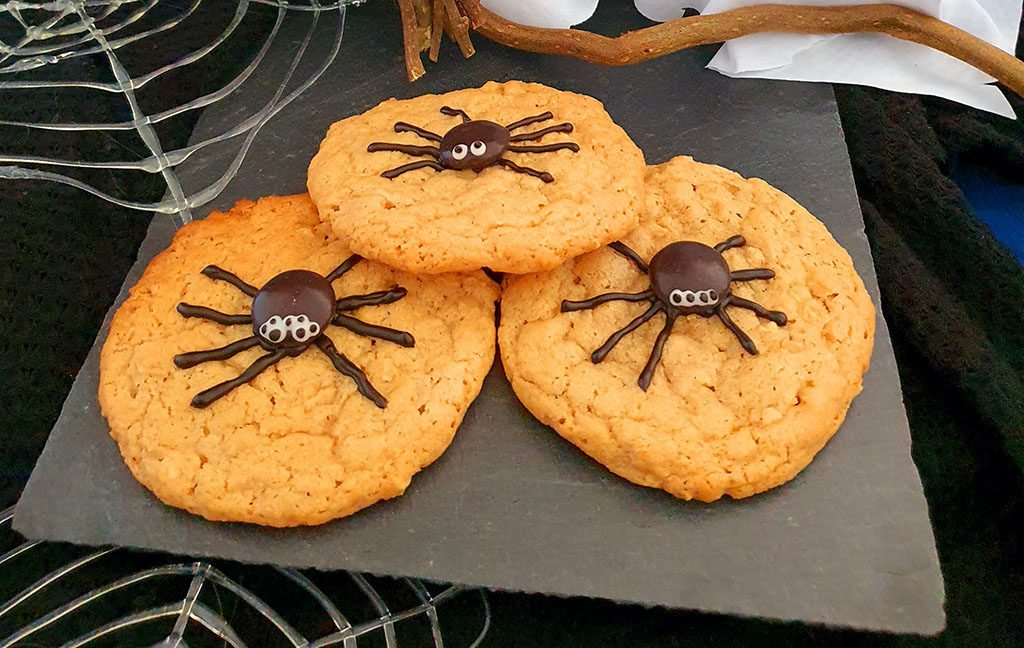 Cookies with spider decoration