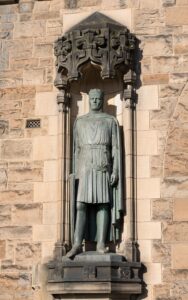 Sculpture of Robert the Bruce at the entrance of Edinburgh Castle